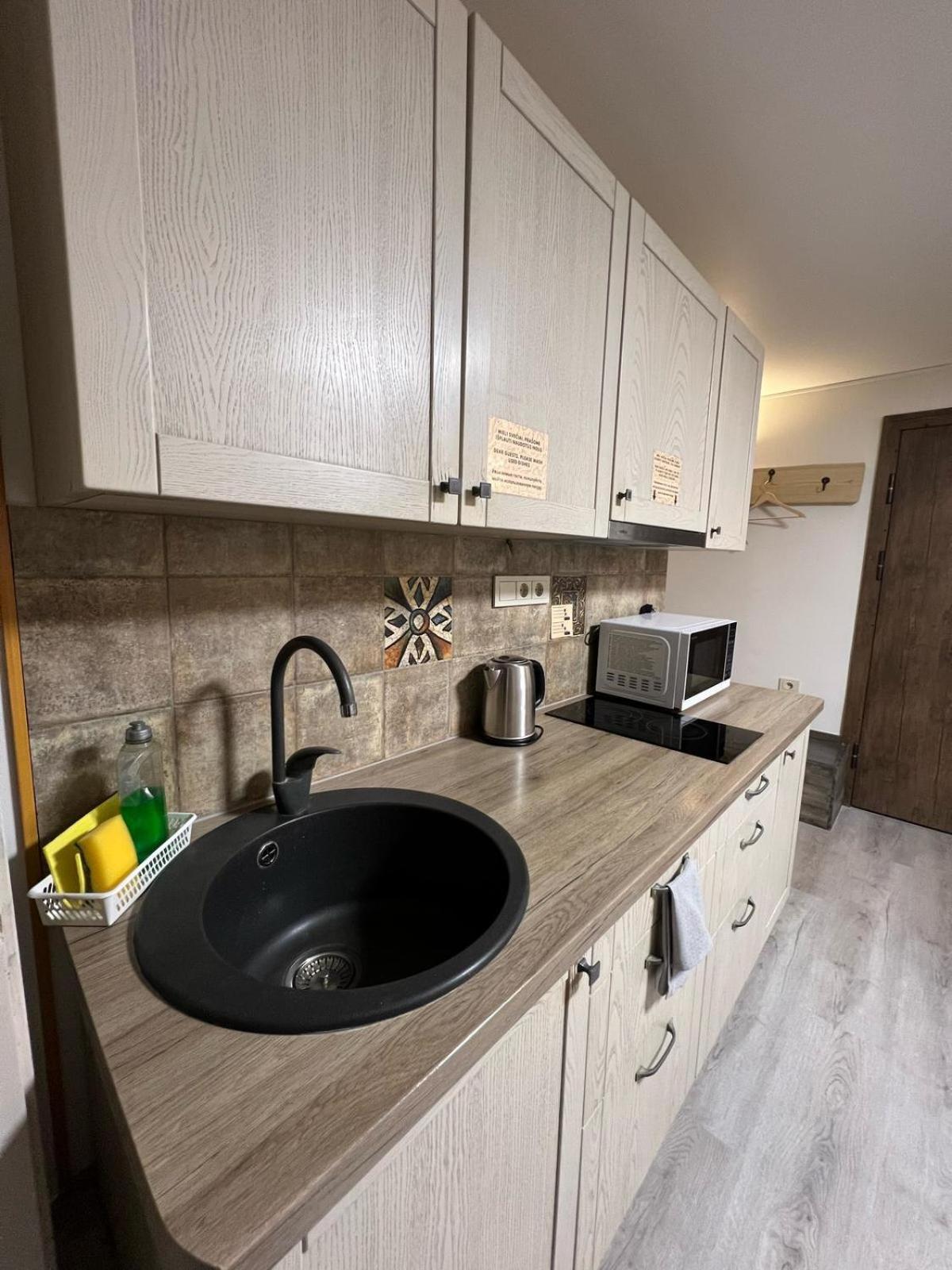 Kubu Ground Floor Rooms ไคลเพดา ภายนอก รูปภาพ